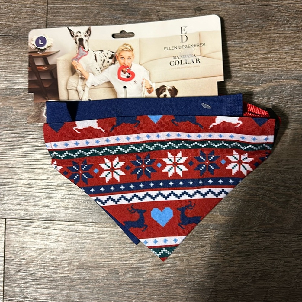 Ellen Degeneres dog collar with 2 interchangeable bandanas L